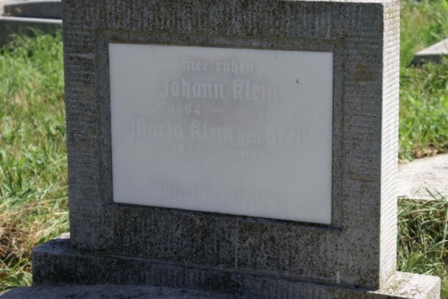 Klein Johann 1864-1927 Bretz Maria 1877-1955 Grabstein 2